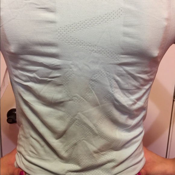 - Victoria’s secret workout mesh top price for each - Picture 5 of 8